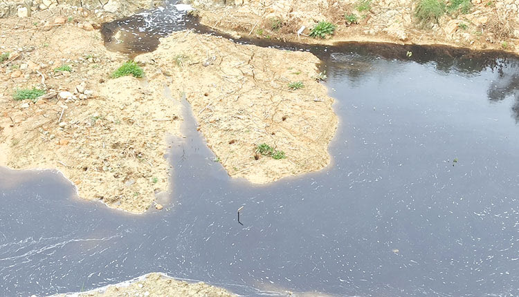 Στο «πόδι» είναι κάτοικοι του Δήμου Μινώα Πεδιάδος που καταγγέλλουν ρύπανση από κατσίγαρο