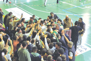 Ένα κουβάρι έγιναν οι παίκτες και φίλαθλοι της Αναγέννησης μετά την μεγάλη νίκη επί του Πέρα