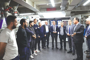 Με εργαζόμενους στα “Πλαστικά Κρήτης” μίλησε ο Άδωνις Γεωργιάδης