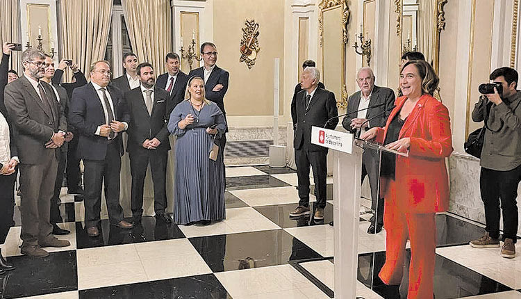 Ο αντιδήμαρχος και η Ada Colau