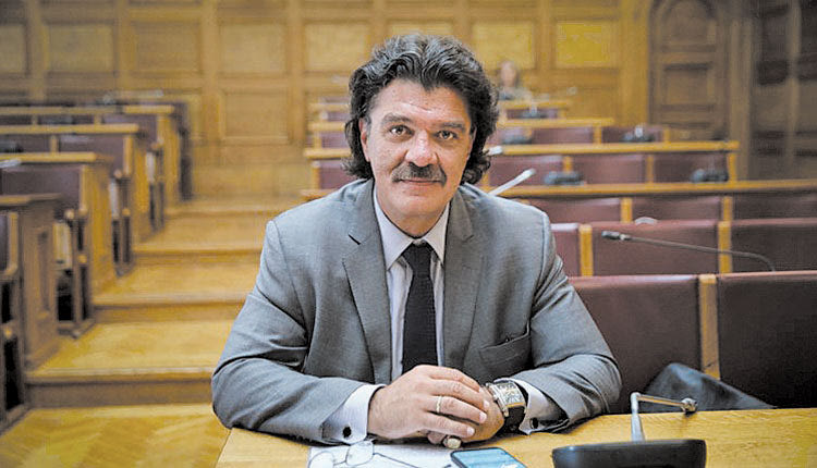 Αίτημα προκειμένου να δοθεί άδεια από τη Βουλή για να ασκηθεί ποινική δίωξη στον ανεξάρτητο βουλευτή Ανδρέα Πάτση υπέβαλε ο αρμόδιος για θέματα δηλώσεων «πόθεν έσχες» εισαγγελέας Εφετών Χαράλαμπος Τζώνης.