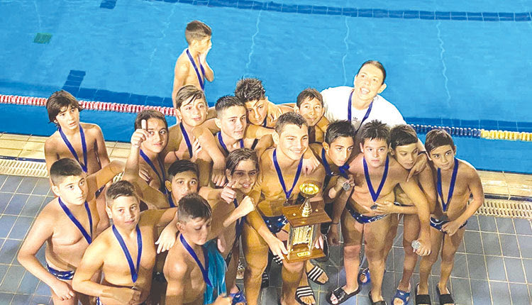 Η ομάδα του Πλιτς Πλατς που πήρε την δεύτερη θέση