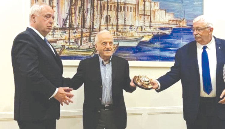 Σπουδαία τιμή για τον Κώστα Καζανάκη