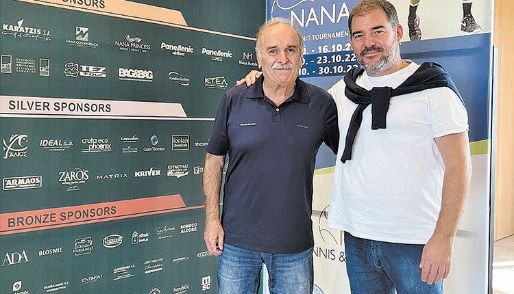 Ο αντιπρόεδρος της Διεθνούς Ολυμπιακής Ακαδημίας κ. Ζαννιάς με τον Αντώνη Καράτζη