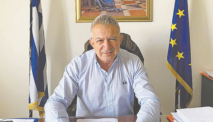 Ο δήμαρχος Γ. Νικολιδάκης