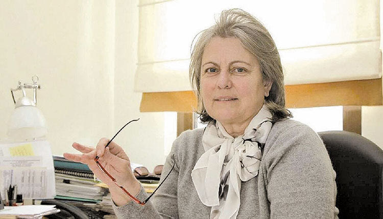 η πρόεδρος της ΔΕΠΑΝΑΛ και συμβολαιογράφος  Στέλλα Αρχοντάκη- Καλογεράκη