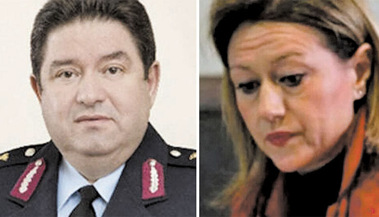 Στην τελευταία «εσοδεία» βρίσκονται ο πρώην αρχηγός της ΕΛ. ΑΣ. Μιχάλης Kαραμαλάκης, σπλάχνο από τα σπλάχνα του Ηρακλείου, που  - παρεμπιπτόντως - τώρα είναι γ.γ. του υπουργείου ΠΡΟ.ΠΟ. Στη λίστα και η εισαγγελέας Βασιλική Βλάχου, που ήταν στην έδρα της παρθενικής συνεδρίασης του Εφετείου Ανατολικής Κρήτης.