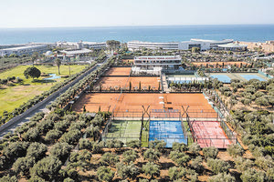 Οι εντυπωσιακές αθλητικές εγκαταστάσεις του Lyttos Beach