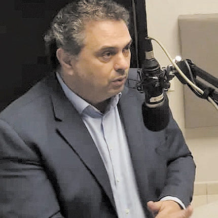 ο αντιπεριφερειάρχης Αθλητισμού, Πρόληψης και Κινητών Μονάδων Γιώργος Πιτσούλης, ο οποίος μίλησε στα livetalks και το Θέμα Κρήτης 103,1.