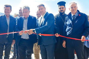 ΚΟΚΚΙΝΗ ΧΑΝΙ: Κορδέλα για το νέο σχολικό συγκρότημα