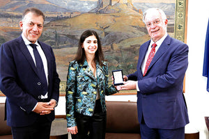 Στη Βουλή η άριστη των αρίστων Κατερίνα Βάβουλα, από τη Νάξο