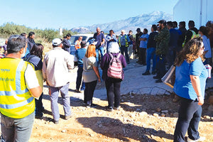 Στάση εργασίας των εργατοτεχνιτών οικοδόμων στο έργο κατασκευής του Νέου Διεθνούς Αερολιμένα στο Καστέλλι