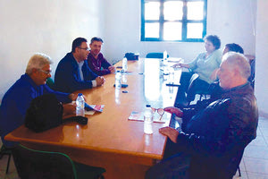 κλιμάκιο του ΚΚΕ με επικεφαλής τον Μανώλη Συντυχάκη, με το Σωματείο εργαζομένων ΔΕΥΑ Ηρακλείου.