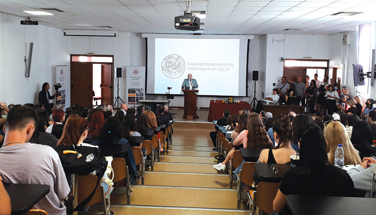 ΠΑΝΕΠΙΣΤΗΜΙΟ ΚΡΗΤΗΣ: Θερμή υποδοχή των πρωτοετών φοιτητών