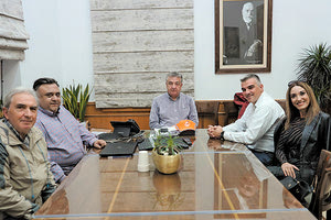 Η «Ομάδα Διαχείρισης Ανθρωπιστικών Κρίσεων «ΕΠΙΔΡΑΣΙΣ» στον περιφερειάρχη Κρήτης Σταύρο Αρναουτάκη