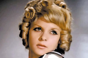 τελευταίο «αντίο» στην αγαπημένη ηθοποιό Νίτσα Μαρούδα