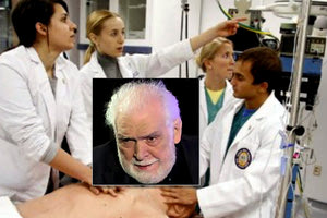 Ο ηθοποιός Κώστας Καζάκος δώρισε μετά τον θάνατο του το σώμα του στην Ιατρική Σχολή της Αθήνα