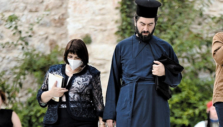πατέρας Αντώνιος και πρεσβυτέρα