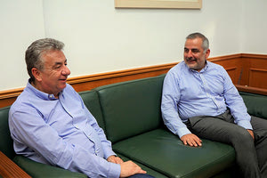 Ο δήμαρχος Οροπεδίου Λασιθίου Γιάννης Στεφανάκης και ο περιφερειάρχης Σταύρος Αρναουτκάκης