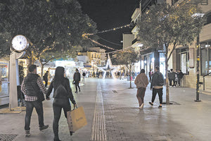 ΗΡΑΚΛΕΙΟ ΚΑΤΑΣΤΗΜΑΤΑ Από τις 11 Δεκεμβρίου το εορταστικό ωράριο