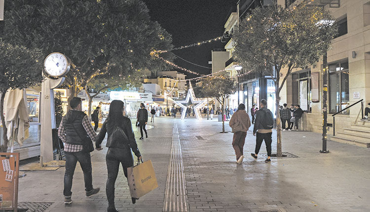 ΗΡΑΚΛΕΙΟ ΚΑΤΑΣΤΗΜΑΤΑ Από τις 11 Δεκεμβρίου το εορταστικό ωράριο