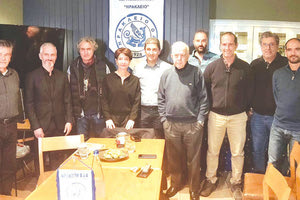 Ο κ. Αυγενάκης με τον κ. Λαμπρινό και παράγοντες του “Ηράκλειο”