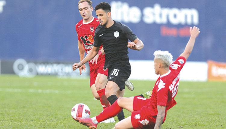   Ο Έλιο Τζούνιορ σε φάση από το χθεσινό ματς