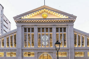 Είδατε στη Θεσσαλονίκη την εκπληκτική ανακαίνιση της αγοράς Μοδιάνο που είχε κλείσει το 2016; Τώρα έκαναν κάτι μοναδικό. Το χτίσιμο της Αγοράς ξεκίνησε μετά την ολική καταστροφή της από την πυρκαγιά του 1917, εκεί όπου προηγουμένως βρισκόταν η Συναγωγή Talmud Torah και όπου το σχέδιο του αρχιτέκτονα-αρχαιολόγου Ernest Hebrard προέβλεπε την ανάπτυξη των παζαριών.