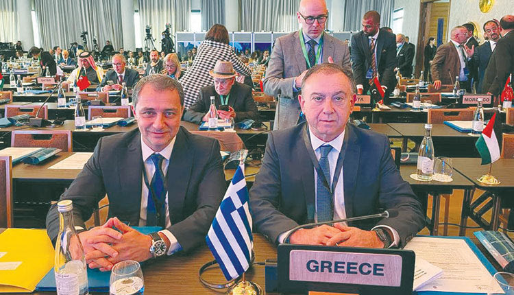 Τύχη να είναι στο Μαρόκο αυτή την εποχή ο Μάξιμος Σενετάκης.