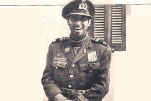 τιμησαν τον στρατηγό