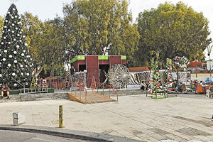 ΧΡΙΣΤΟΥΓΕΝΝΑ 2022: Όλα έτοιμα στην πλατεία