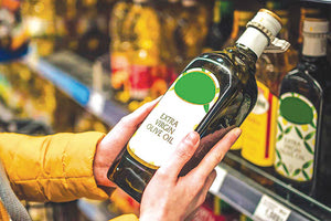 Στα ύψη σε όλες τις ελαιοπαραγωγικές χώρες οι τιμές του έξτρα παρθένου ελαιόλαδου