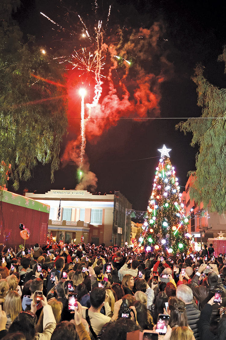 Το Ηράκλειο άναψε χθες το δέντρο της γιορτής