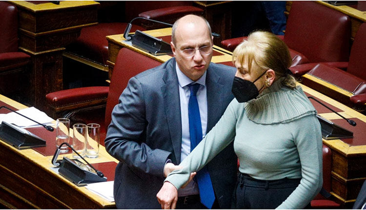 Για το προχθεσινό περιστατικό έντασης στη Βουλή ανάμεσα στον βουλευτή του ΣΥΡΙΖΑ Λευτέρη Αβραμάκη και τη βουλευτή της Νέας Δημοκρατίας Φωτεινή Πιπιλή μίλησαν στον ραδιοφωνικό σταθμό της Θεσσαλονίκης Status 107,7 οι «πρωταγωνιστές» του επεισοδίου.