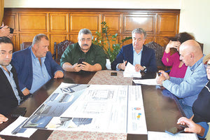 Υπεγράφη στα Χανιά η σύμβαση για την αποπεράτωση του κλειστού Κισσάμου