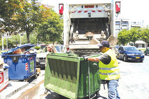 Κρίσιμες ώρες για τον εργάτη καθαριότητας