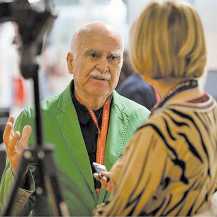 Ο ομότιμος καθηγητής Οφθαλμολογίας του  Πανεπιστημίου Κρήτης Γιάννης Παλλήκαρης