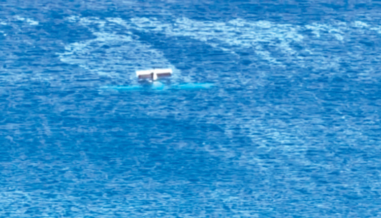 Η ουρά του αεροσκάφους πριν βυθιστεί