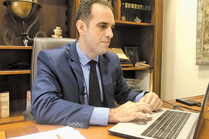 Όπως τονίζει ο Μ. Περτσινάκης, ο ατομικός γραφικός χαρακτήρας είναι τόσο ξεχωριστός όσο το δακτυλικό μας αποτύπωμα