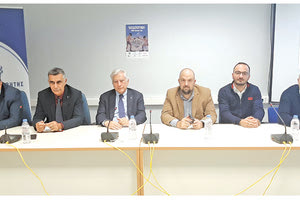 Απο αριστερά οι κ.κ. Πιτσούλης, Κωστίδης, Κατσιαδάκης, Μητροκώστας, Αλεφαντινός και Βαρδαβάς στη συνέντευξη Τύπου