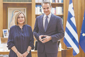 Προβληματισμός στο Μαξίμου και δύσκολες αποφάσεις για τον πρωθυπουργό.