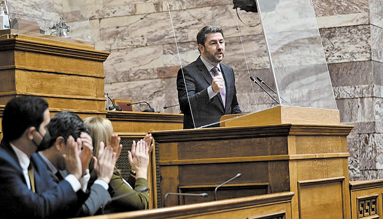 ΑΝΔΡΟΥΛΑΚΗΣ ΚΑΤΑ ΚΑΪΛΗ: «Πρόδωσε την παράταξη, να δώσει την έδρα»