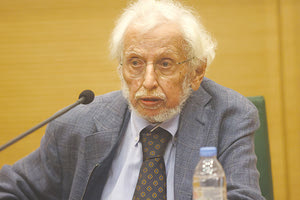 Ο κ. Γραμματικάκης αποφάσισε όχι μόνο να επιστρέψει στον γενέθλιο τόπο, αλλά και να διαπρέψει διεθνώς!