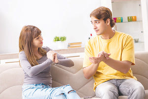 Η επικοινωνία των κωφών αλλάζει επίπεδο