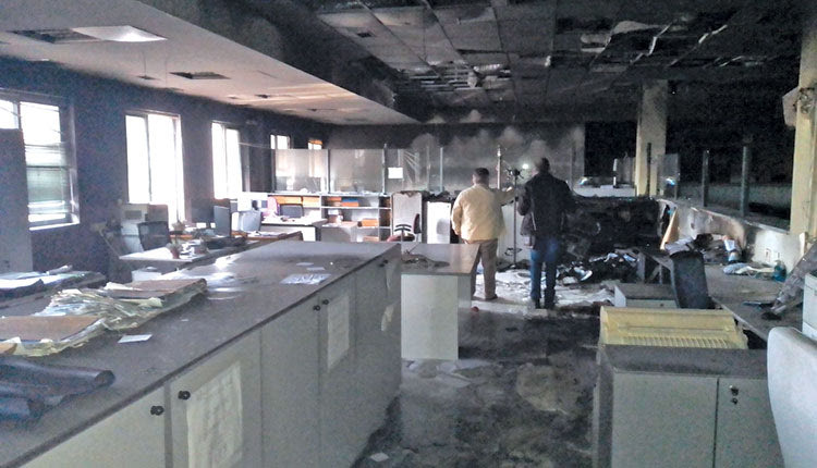 Μεγάλη η καταστροφή στο γραφείο της ΔΟΥ