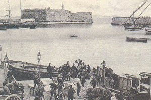 ΦΩΤΟΗΜΕΡΑΣ: Άφιξη Αγγλικών στρατευμάτων στο Ηράκλειο (φωτογραφία Μπεχαεντίν)