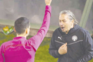 ΠΑΡΑΛΕΙΠΟΜΕΝΑ: Η «περίεργη» κόκκινη που είδε ο Κουνδουράκης