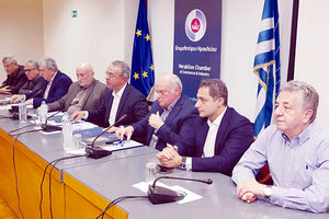 συνάντηση των εμπόρων της Κρήτης με τον υπουργό Οικονομικών Χρήστο Σταϊκούρα στο Επιμελητήριο Ηρακλείου