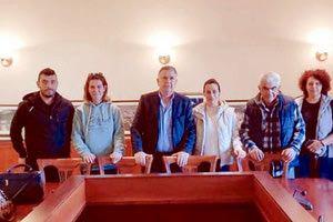 Με τον νεοσύστατο Εμπορικό-Βιοτεχνικό και Παραγωγικό Σύλλογο Δ.Ε. Θραψανού ο δήμαρχος Μινώα Πεδιάδας Μανώλης Φραγκάκης.