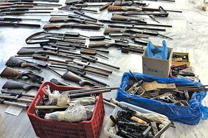 δίκη για την εγκληματική ομάδα με τα όπλα